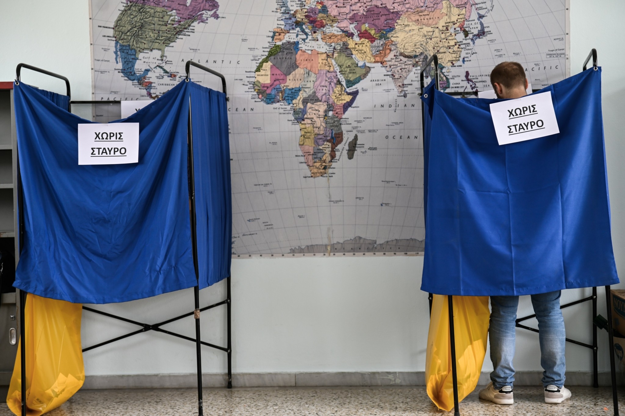 Εκλογές 2023: Συνεχίζεται η εκλογική διαδικασία – Στο 29,13% το ποσοστό συμμετοχής έως τις 13.30 (vids)