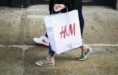 H&M: Εγκαταλείπει τη Μιανμάρ – Καταγγελίες για παραβιάσεις στα δικαιώματα των εργαζομένων