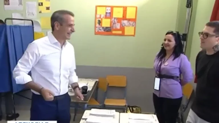 Εκλογές 2023: Ο Μητσοτάκης θυμήθηκε μέλος της εφορευτικής επιτροπής από τα τατουάζ