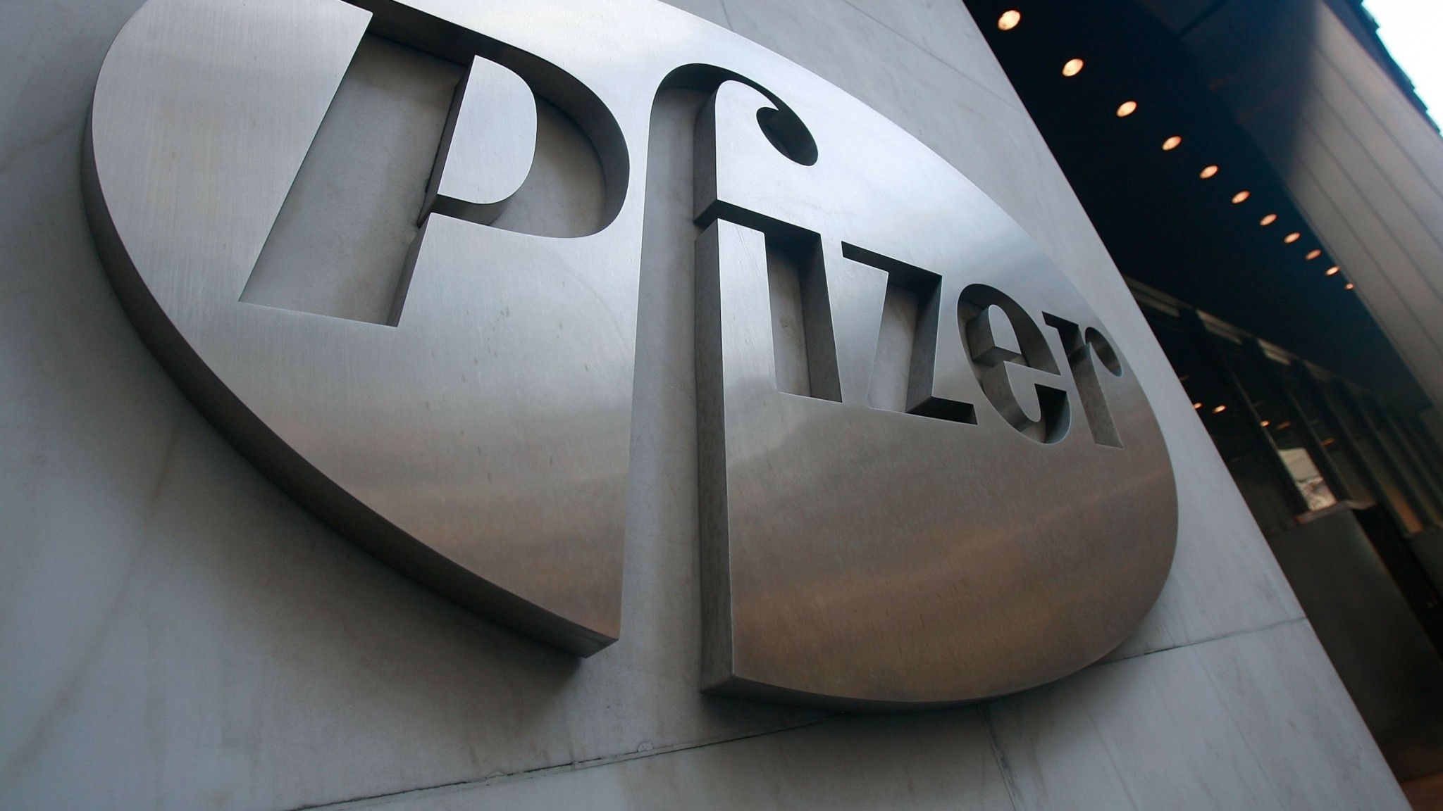 Pfizer: Πτώση 54% στις πωλήσεις του β’ τριμήνου – Βουτιά και στα κέρδη