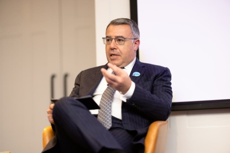 Ψάλτης: Η κεφαλαιακή επάρκεια της Alpha Bank δίνει μεγάλα περιθώρια για συμπληρωματικές εξαγορές – 450 εκατ. ευρώ οι διανομές για το 2025 | Ειδήσεις για την Οικονομία