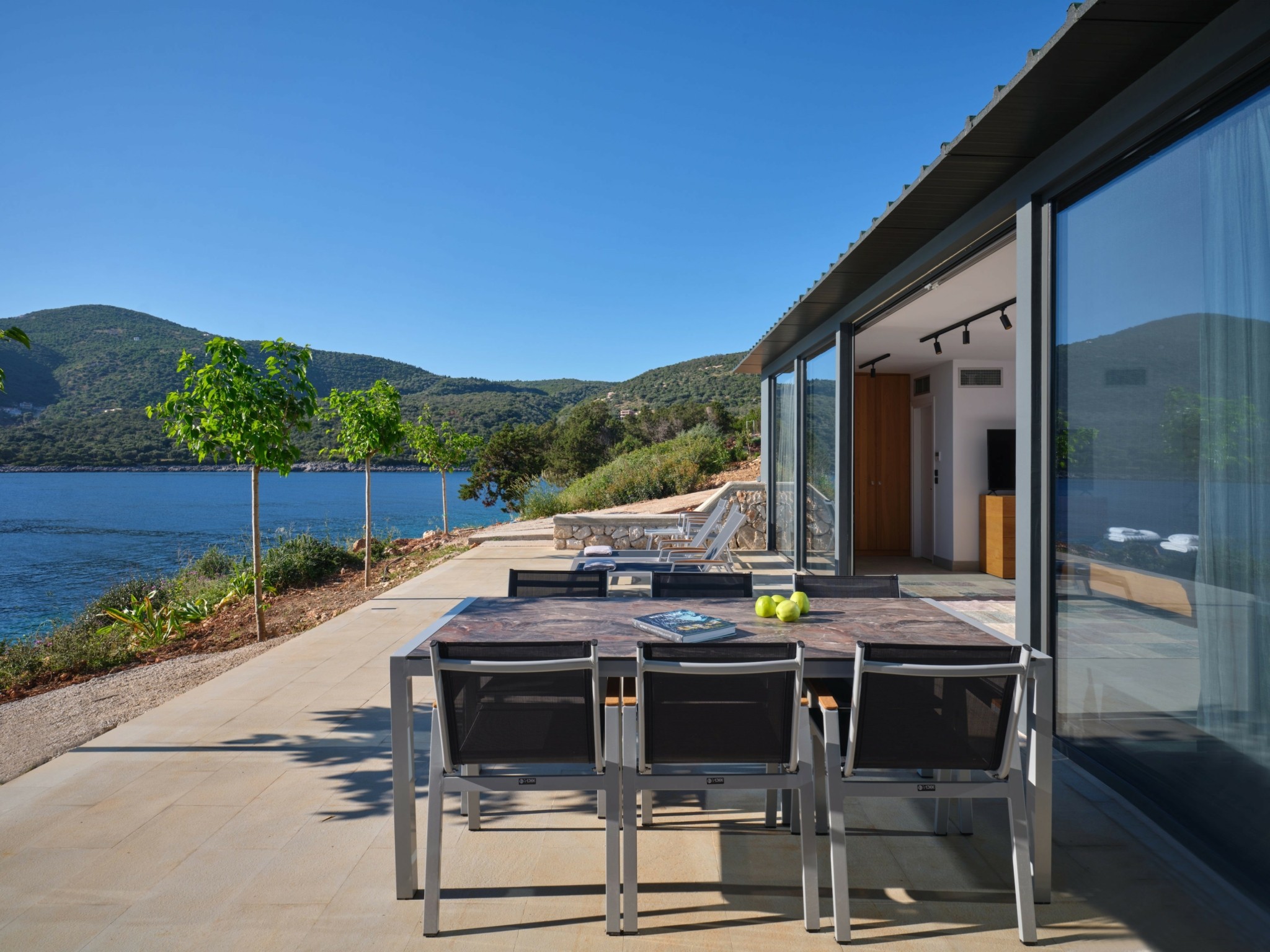 5 εντυπωσιακές βίλες προς ενοικίαση στην Λευκάδα – Μέσα στο πράσινο με θέα στο γαλάζιο του Ιονίου