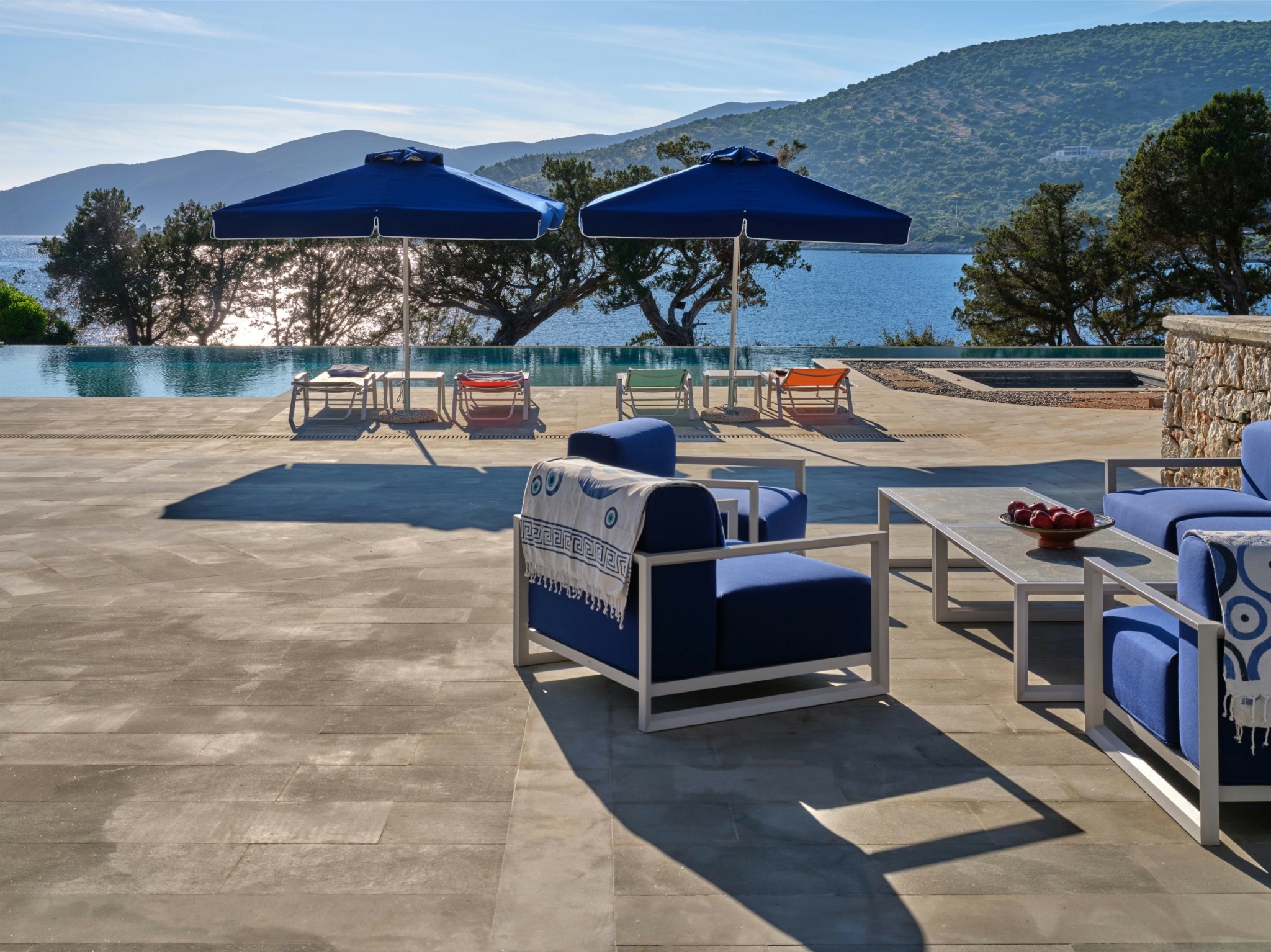 5 εντυπωσιακές βίλες προς ενοικίαση στην Λευκάδα – Μέσα στο πράσινο με θέα στο γαλάζιο του Ιονίου