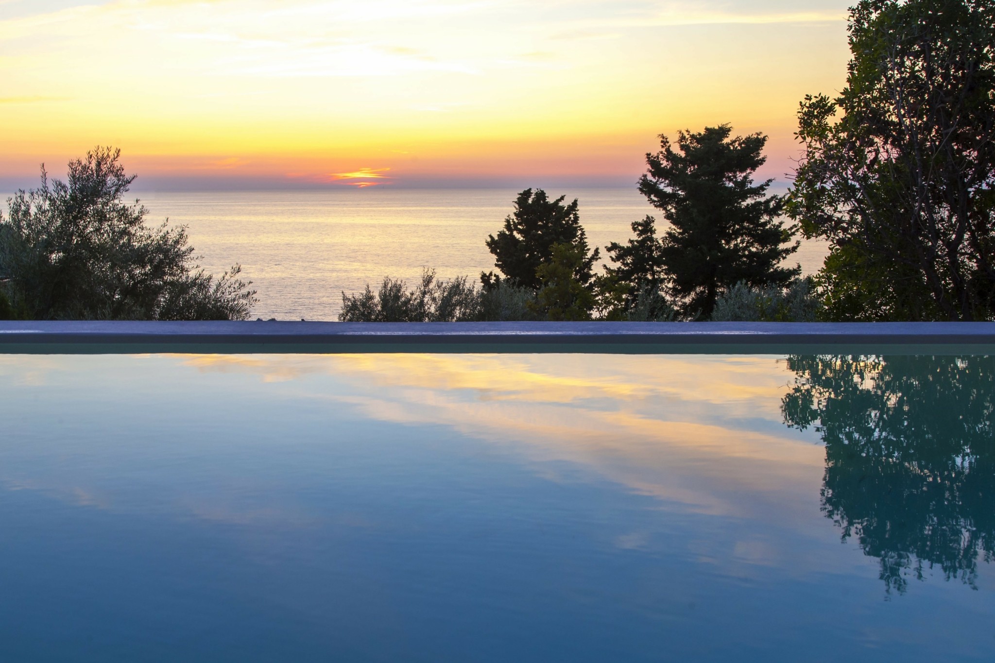 5 εντυπωσιακές βίλες προς ενοικίαση στην Λευκάδα – Μέσα στο πράσινο με θέα στο γαλάζιο του Ιονίου