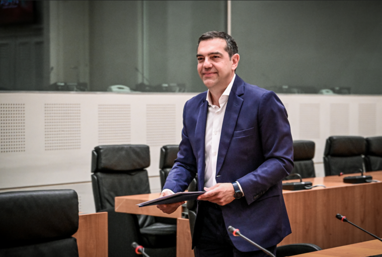 Γαλλικός Τύπος: Ο Αλέξης Τσίπρας παραιτείται μετά από μία οδυνηρή οπισθοδρόμηση