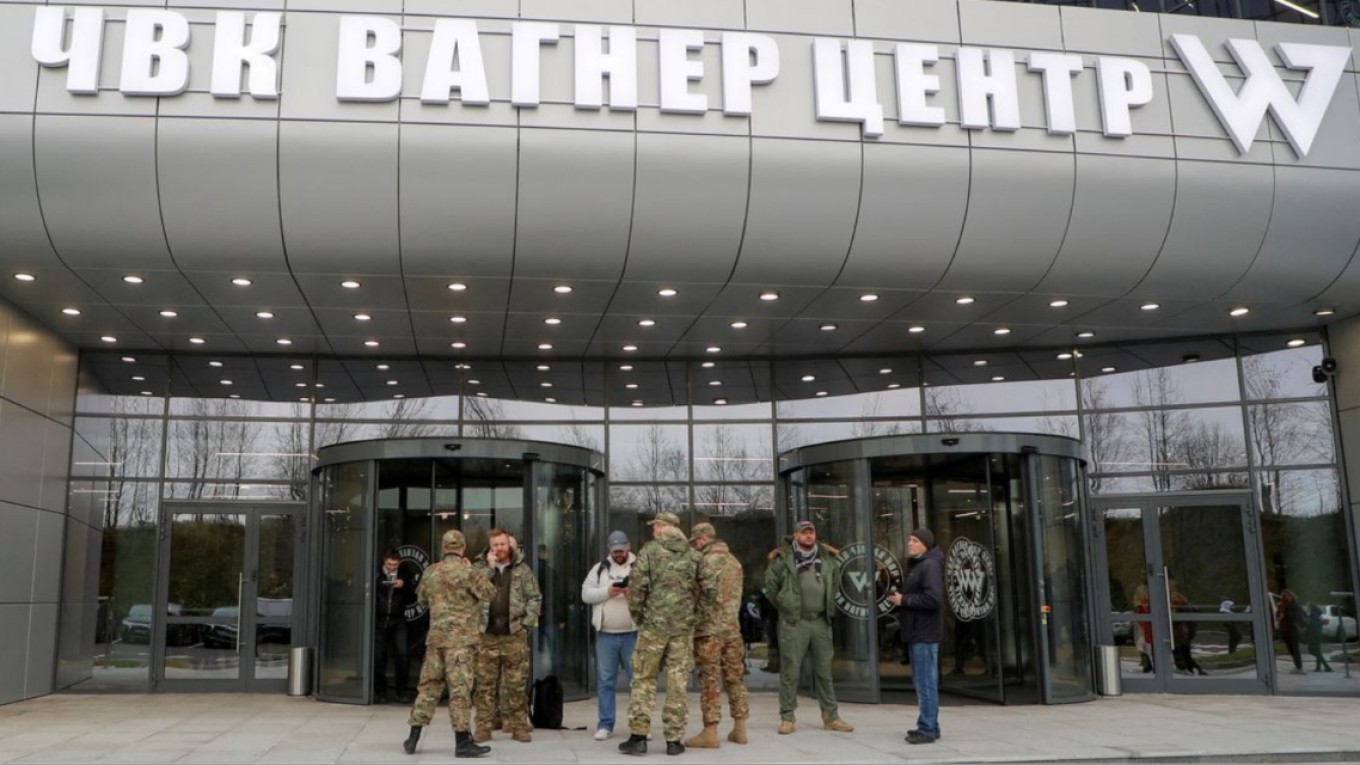 Politico: Η Wagner ψάχνει προσωπικό για τις επιχειρήσεις της με αγγελίες σε Twitter και Facebook (pics)