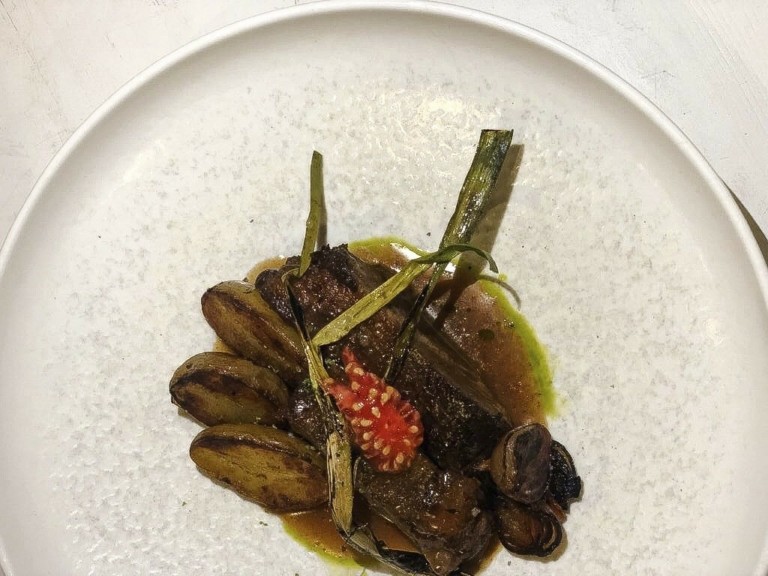 Kalopsía – Δοκιμάζουμε το νέο μενού του εστιατορίου της Τήνου που κάνει τη διαφορά