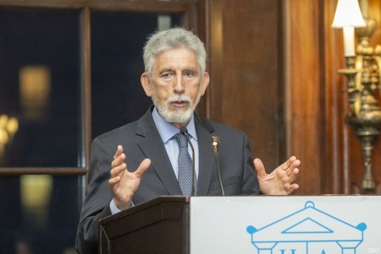 Ο Σύλλογος Ελληνο-αμερικανών Τραπεζιτών τίμησε τον Νίκο Μπορνόζη της Capital Link