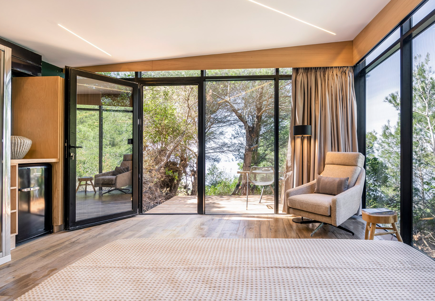 5 εντυπωσιακές βίλες προς ενοικίαση στην Λευκάδα – Μέσα στο πράσινο με θέα στο γαλάζιο του Ιονίου