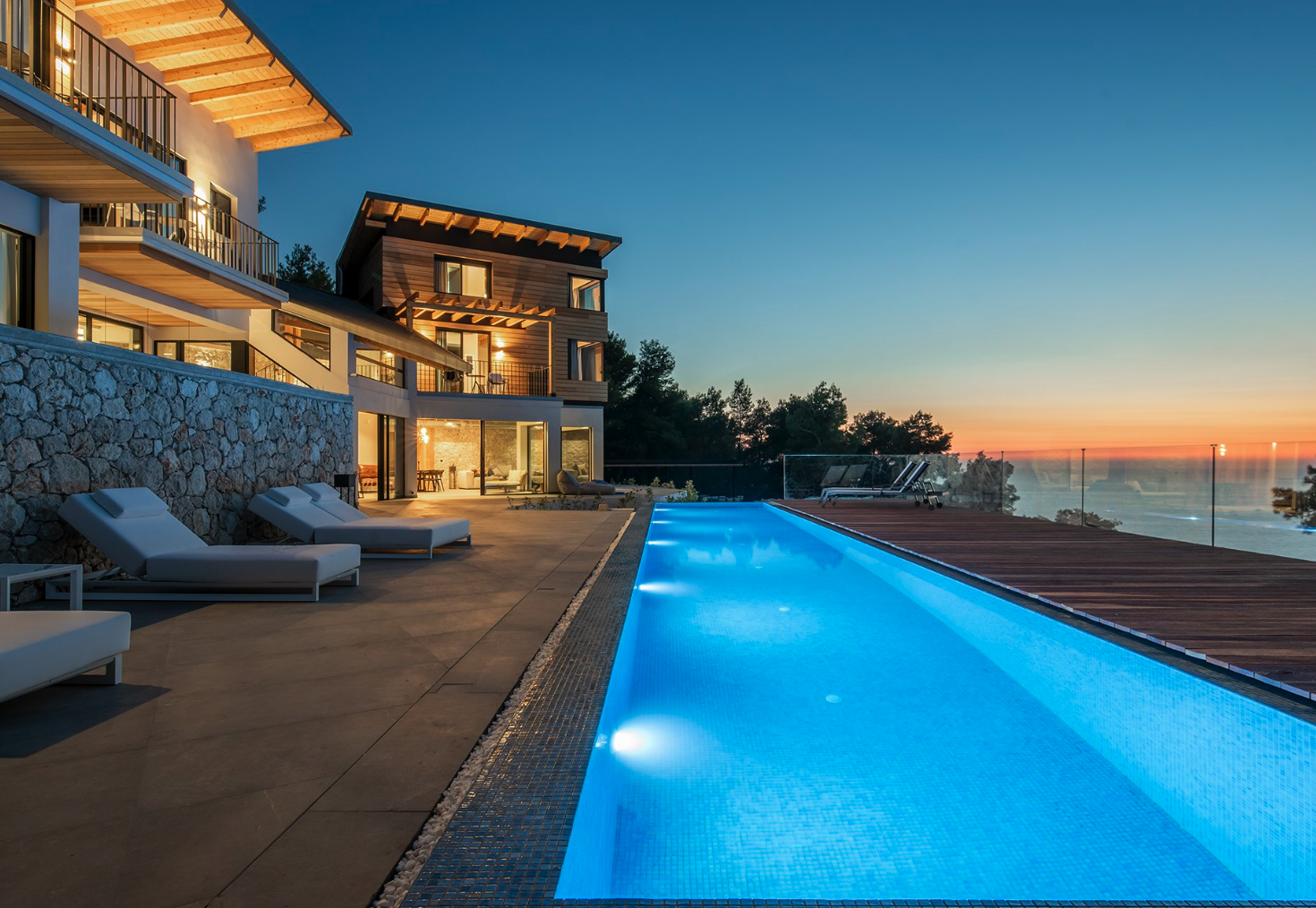 5 εντυπωσιακές βίλες προς ενοικίαση στην Λευκάδα – Μέσα στο πράσινο με θέα στο γαλάζιο του Ιονίου