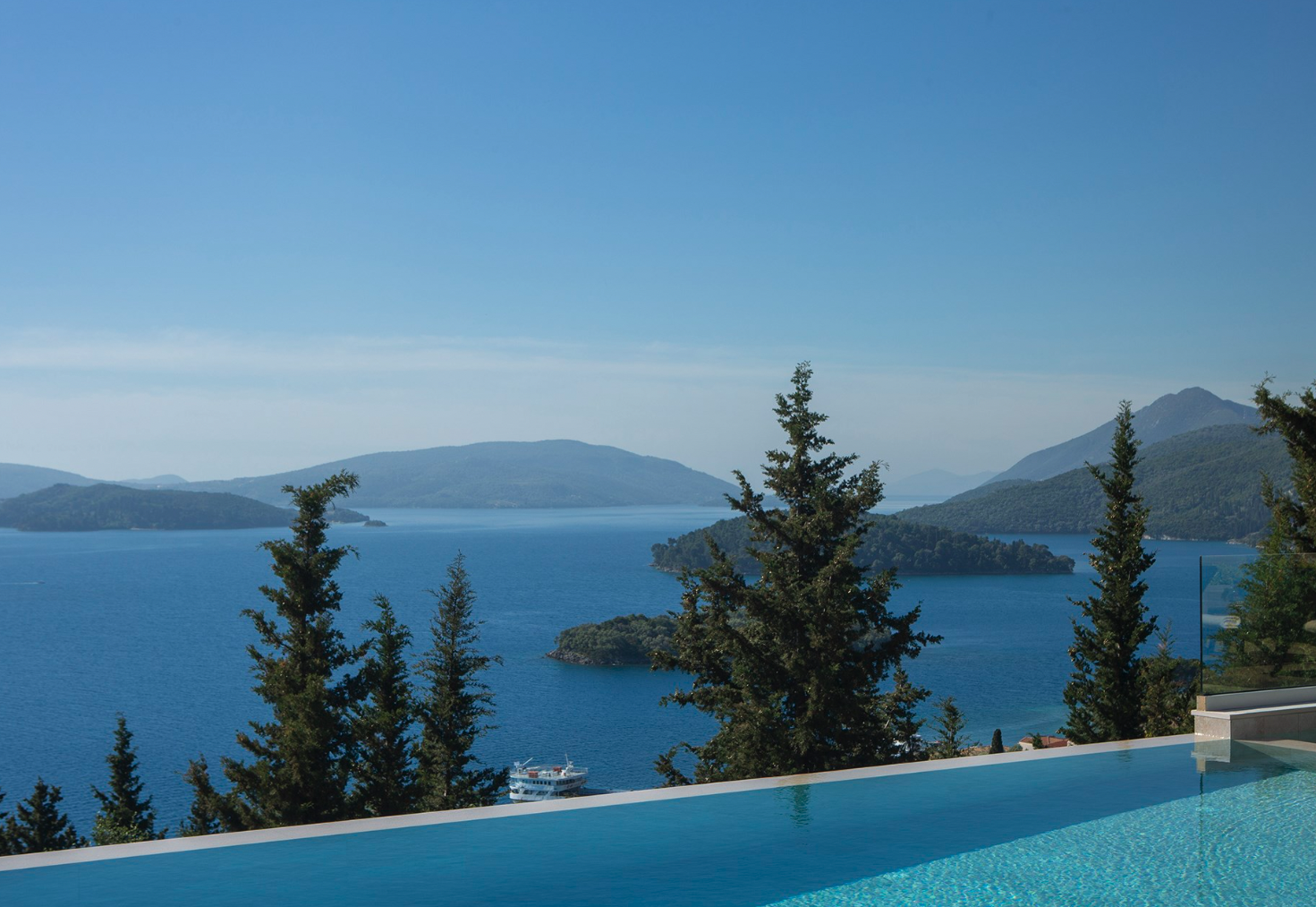 5 εντυπωσιακές βίλες προς ενοικίαση στην Λευκάδα – Μέσα στο πράσινο με θέα στο γαλάζιο του Ιονίου