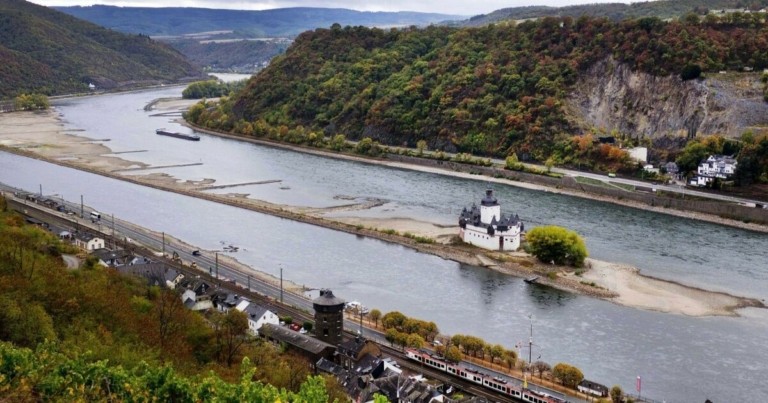 Ρήνος: Η κύρια εμπορική αρτηρία της Ευρώπης κινδυνεύει από την κλιματική αλλαγή (πίνακες)