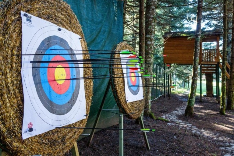 Μια όαση δροσιάς στα 1.330 μέτρα υψόμετρο, μέσα στη φύση της Αρκαδίας, δύο ώρες από την Αθήνα