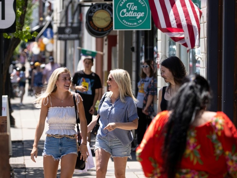 Δημοσκόπηση: Κάτω του 50% οι πιθανότητες δημιουργίας ύφεσης στις ΗΠΑ