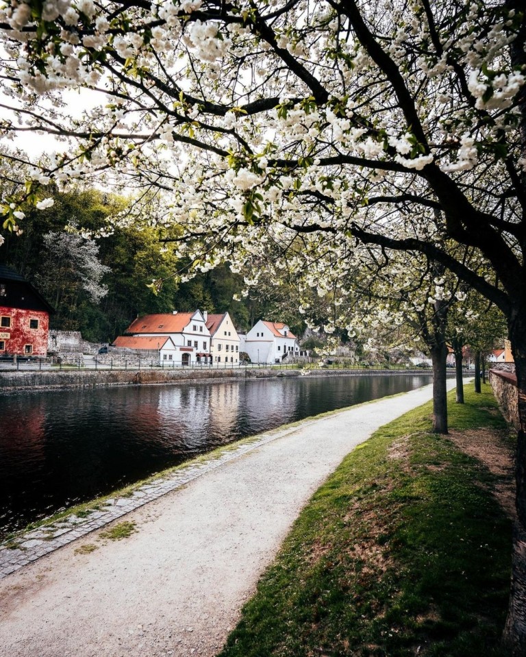 Φανταστείτε ένα μεγάλο κάστρο της Μονεμβασιάς: Αυτή είναι η απόλυτη εμπειρία στην Τσεχία