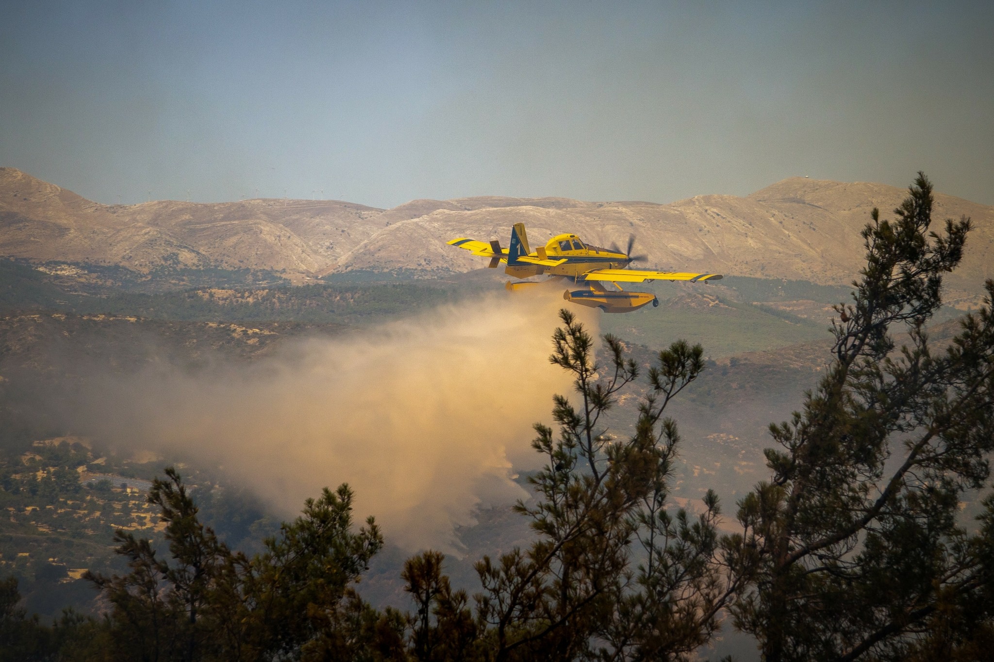 Μεγάλες αναζωπυρώσεις σε Ρόδο, Κάρυστο και Κέρκυρα (vids) (upd)
