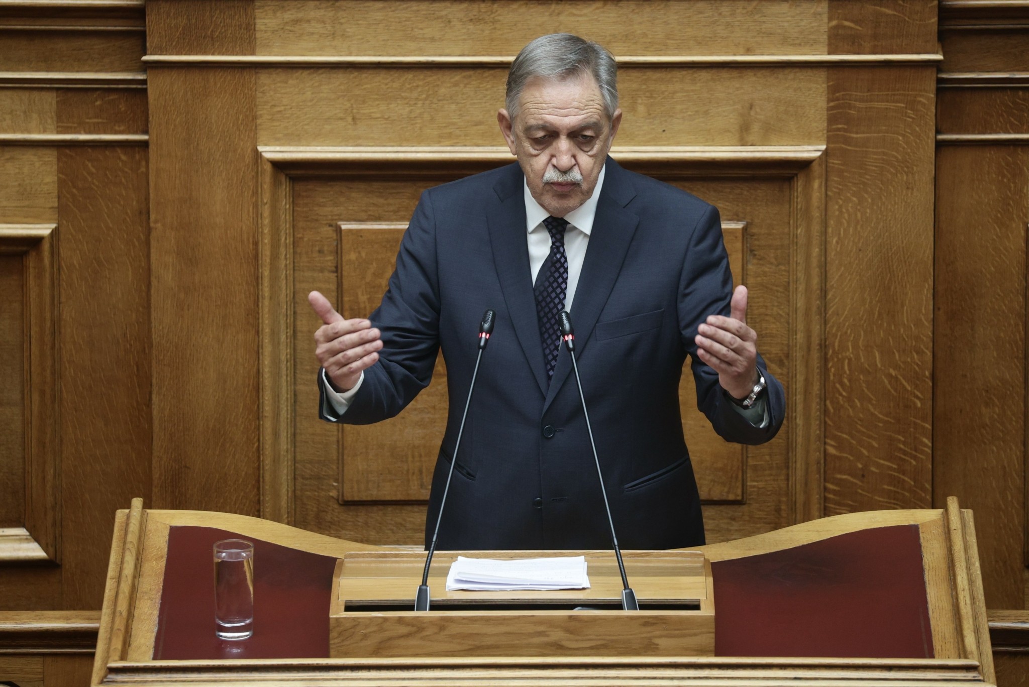 Καταψηφίζει το ΠΑΣΟΚ επί της αρχής το νομοσχέδιο της ενίσχυσης εισοδήματος