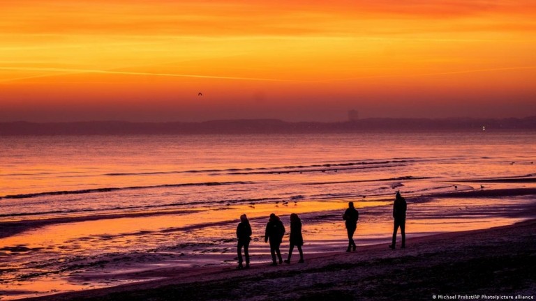 Κλιματική αλλαγή: Πώς συνδυάζεται ο μαζικός τουρισμός με τον σεβασμό στο περιβάλλον