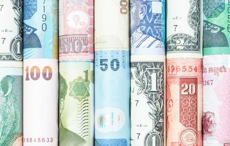 Επιστρέφει στην αγορά ο συσχετισμός εμπορευμάτων-νομισμάτων (πίνακες)