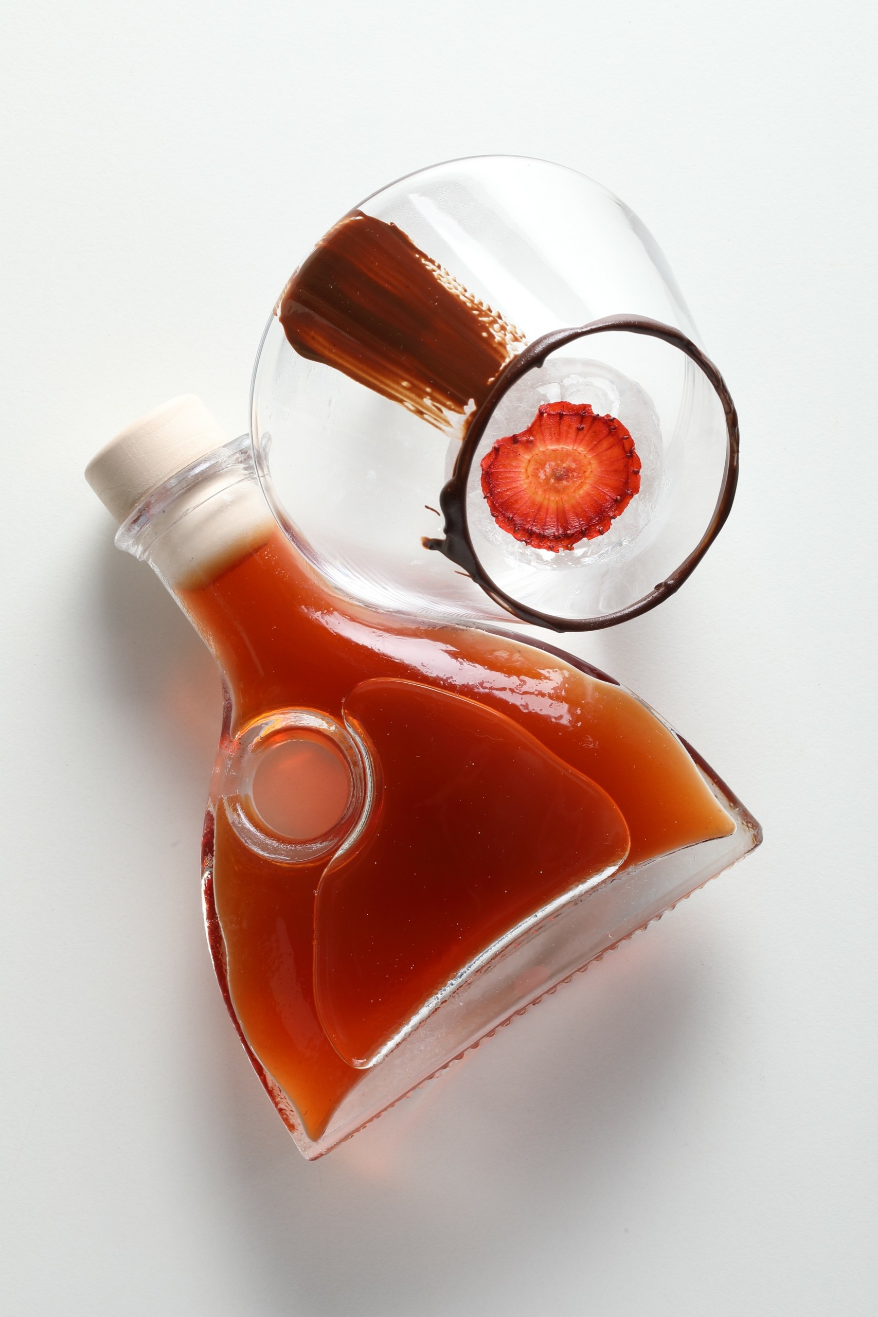 Ενας κορυφαίος Ελληνας bartender σε ένα μαγικό μπαλκόνι της Σαντορίνης