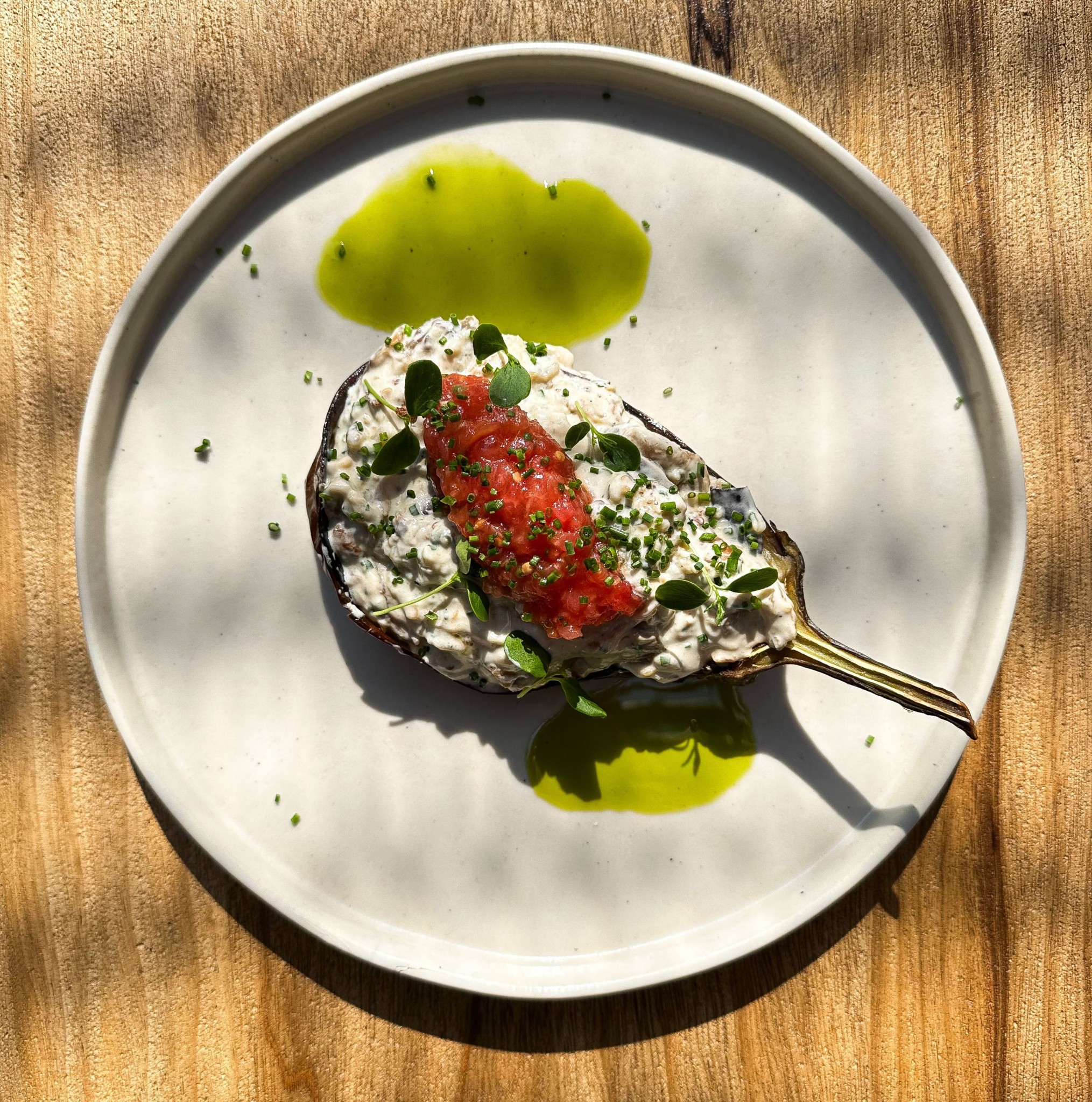 Alemagou – Δοκιμάζουμε το μενού στο αισθησιακό beach club της Φτελιάς στη Μύκονο