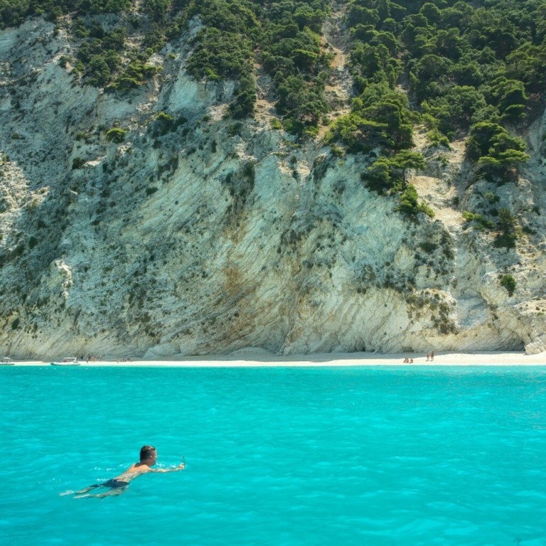 Η τοπ διαδρομή με φουσκωτό στο Ιόνιο: 11 στάσεις, τιρκουάζ νερά κι ένα μαγικό ακατοίκητο νησί