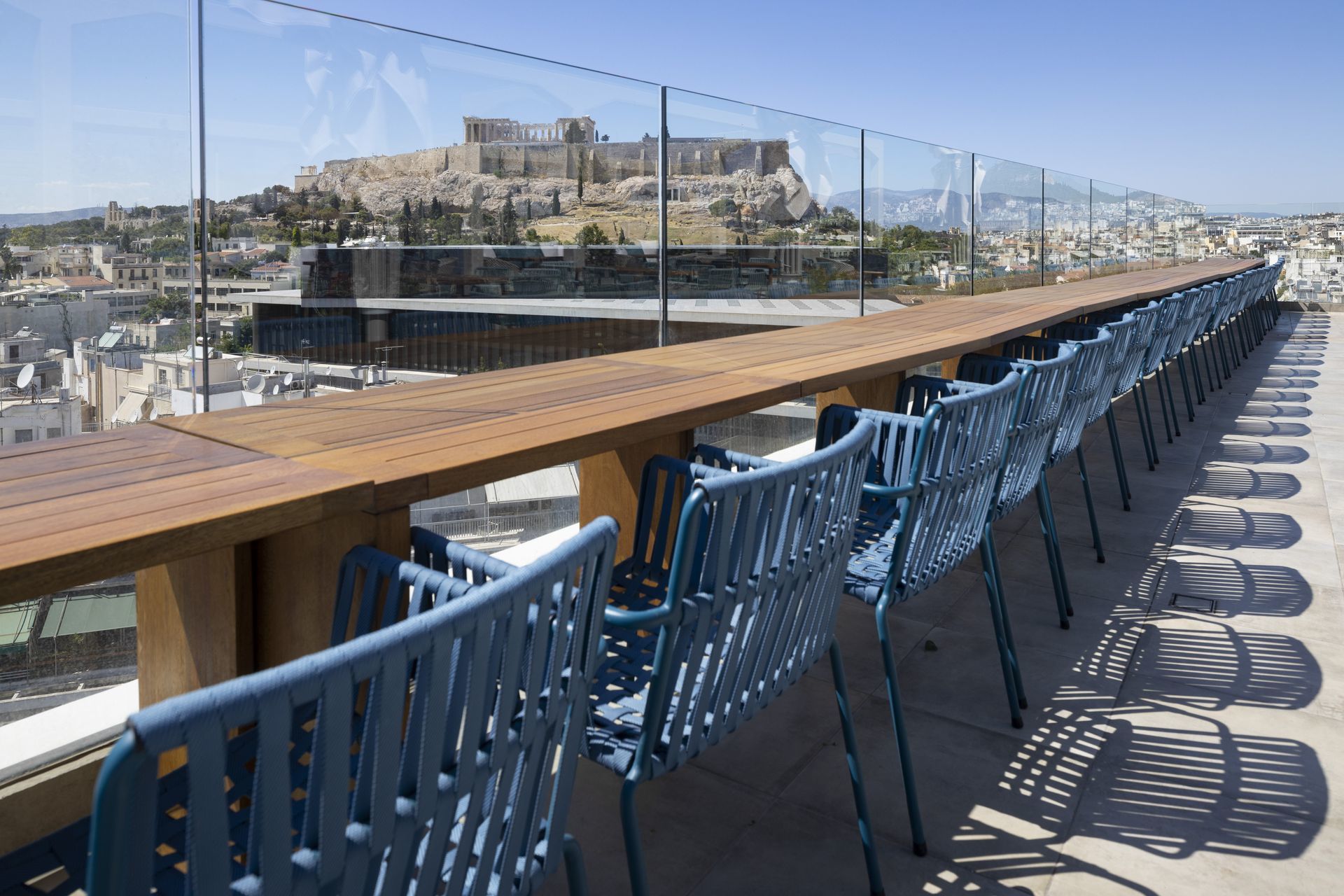 Μπλε Κέδρος: Η ανακοίνωση της εταιρείας για το δρομολογούμενο «λουκέτο» στο ξενοδοχείο Coco-Mat Athens