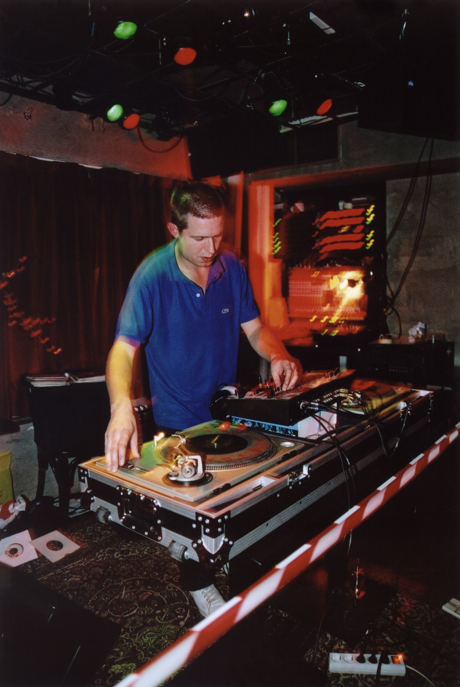 Το θρυλικό Bar Guru Bar στην πλατεία Θεάτρου – Ο δημιουργός αφηγείται την ιστορία που μένει ανεξίτηλη (φωτό)