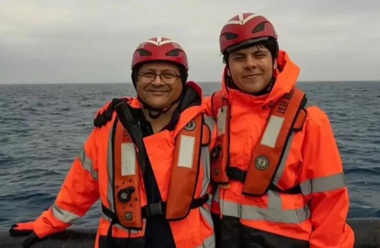 Υποβρύχιο Titan: Η τελευταία φωτογραφία πατέρα – γιου