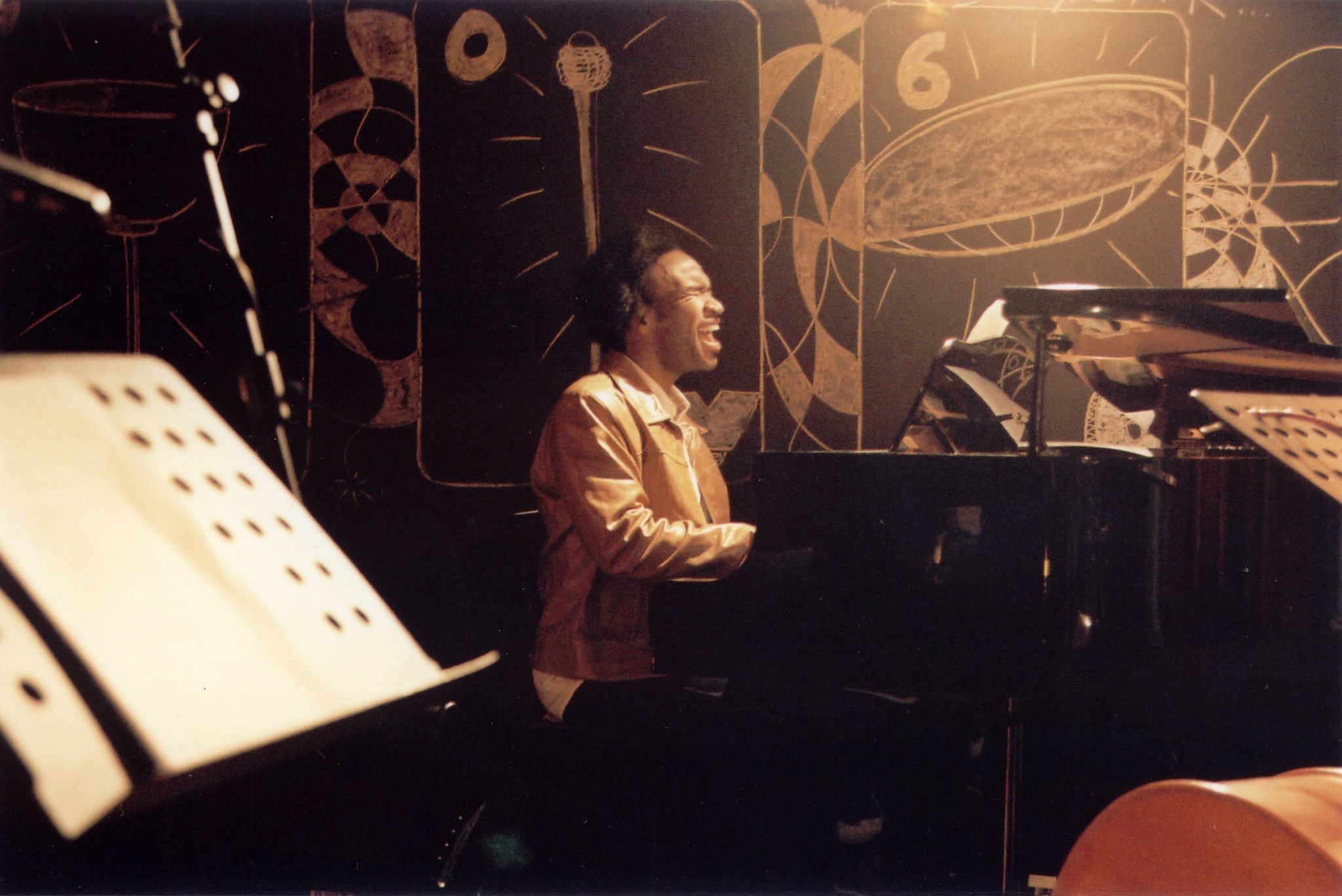 Το θρυλικό Bar Guru Bar στην πλατεία Θεάτρου – Ο δημιουργός αφηγείται την ιστορία που μένει ανεξίτηλη (φωτό)