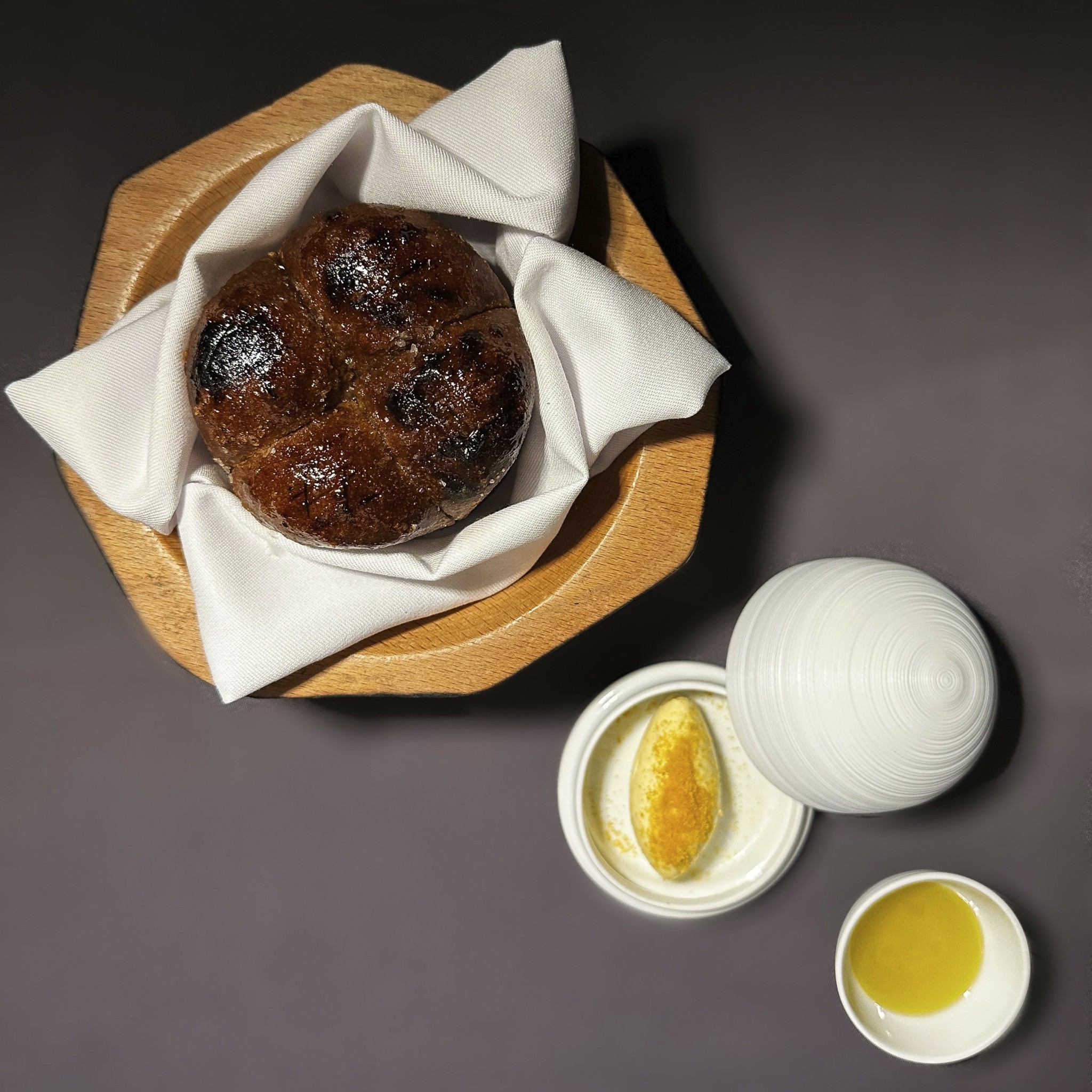 Petra : Μια κορυφαία εμπειρία σύγχρονης ελληνικής κουζίνας με φόντο την Καλντέρα