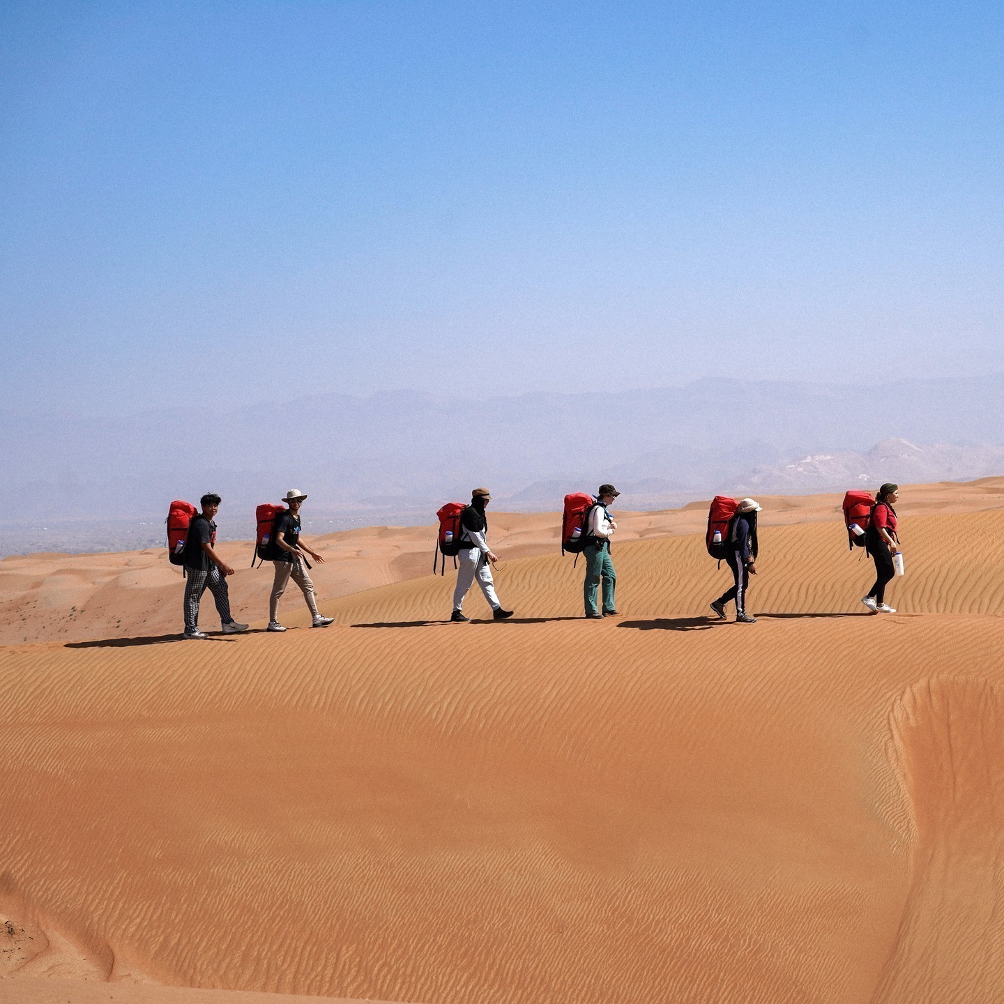 Το κολέγιο των 85.000 ευρώ ετησίως που ταξιδεύει τους μαθητές του σε όλο τον κόσμο – και στην Ελλάδα