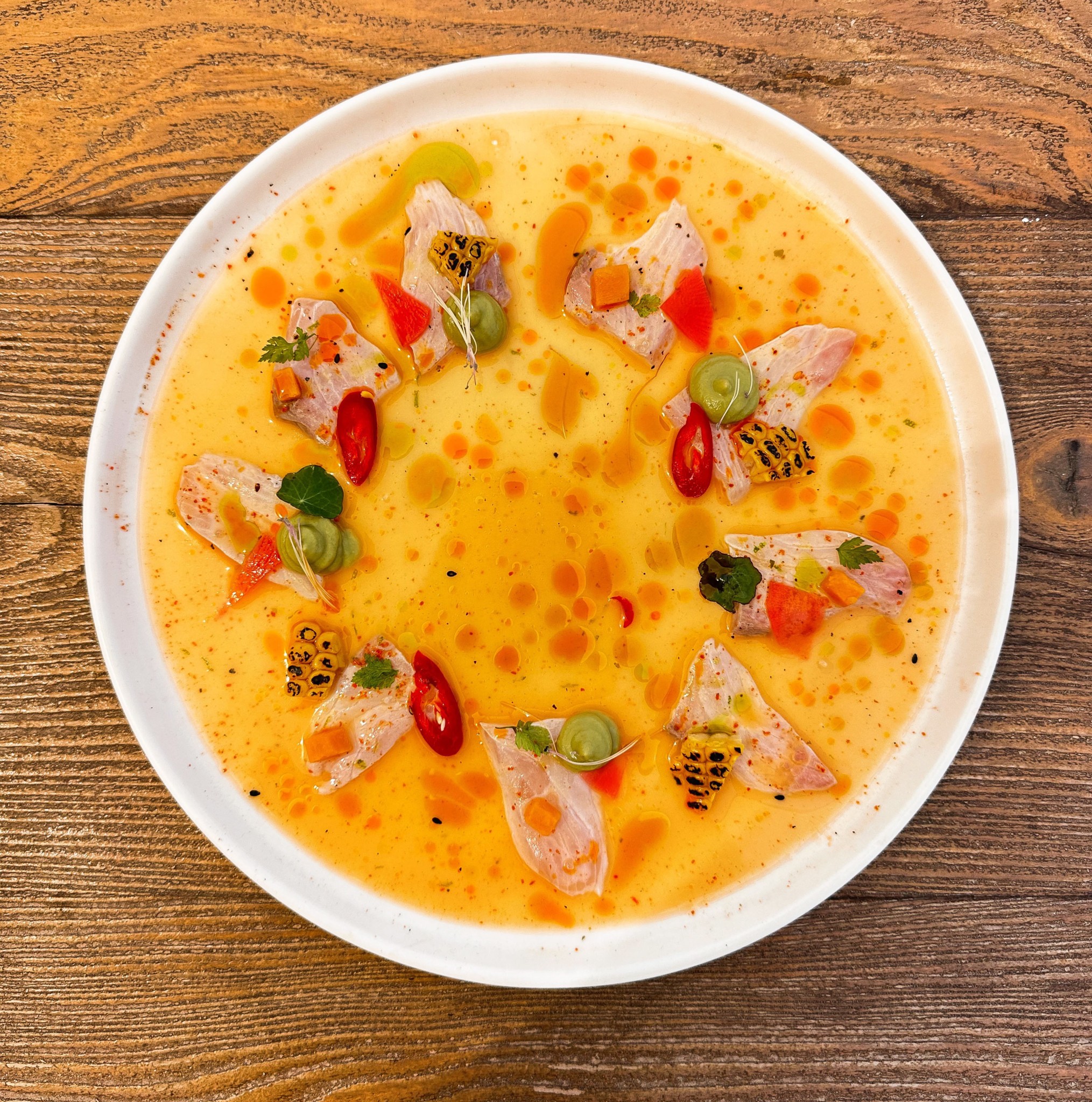 Yalos – Fun dining στη μαγική παραλία του Έξω Γιαλού στη Σαντορίνη