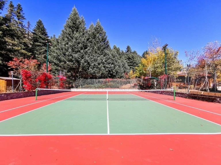 Μια όαση δροσιάς στα 1.330 μέτρα υψόμετρο, μέσα στη φύση της Αρκαδίας, δύο ώρες από την Αθήνα