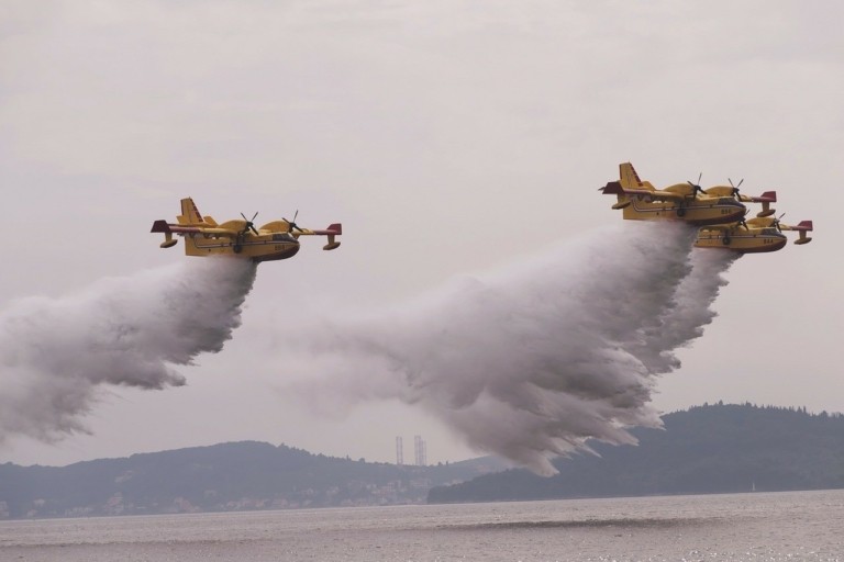 Πτώση Canadair στην Κάρυστο: Νεκροί οι δύο πιλότοι (upd)