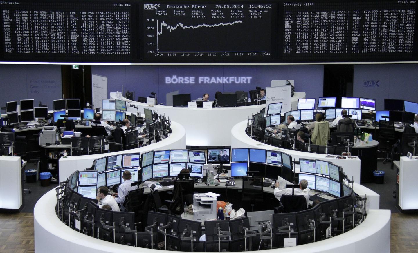 Συνεχίζεται η πτώση στα ευρωπαϊκά χρηματιστήρια εν αναμονή των νέων μάκρο