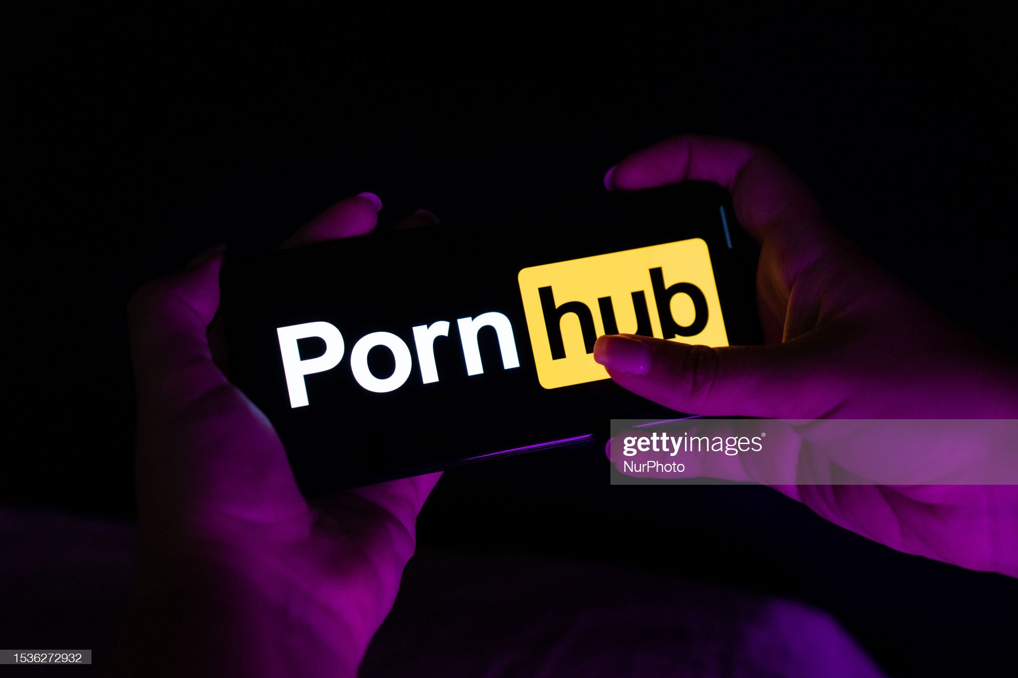 Ο νέος ιδιοκτήτης και η ιστορία πίσω από την αγορά του Pornhub με 400 εκατ. δολάρια