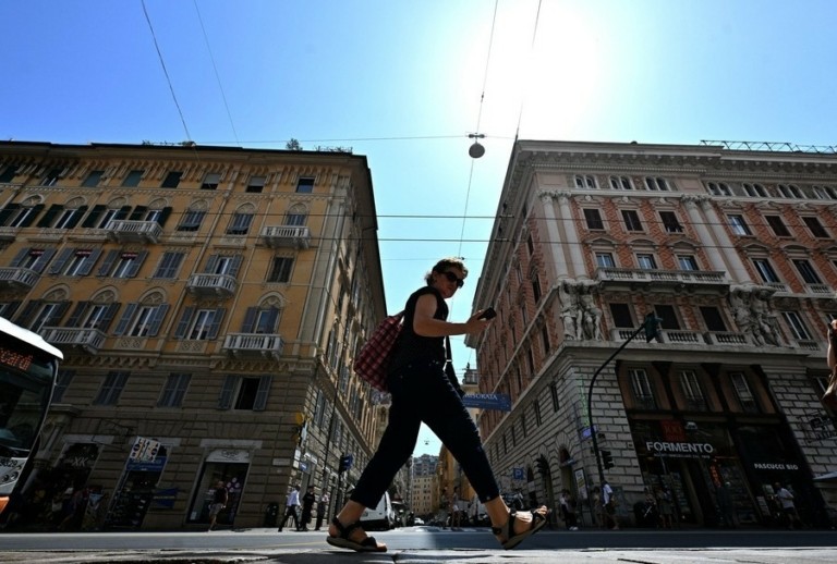 Νέο κύμα καύσωνα με «38άρια» πλήττει την Ιταλία