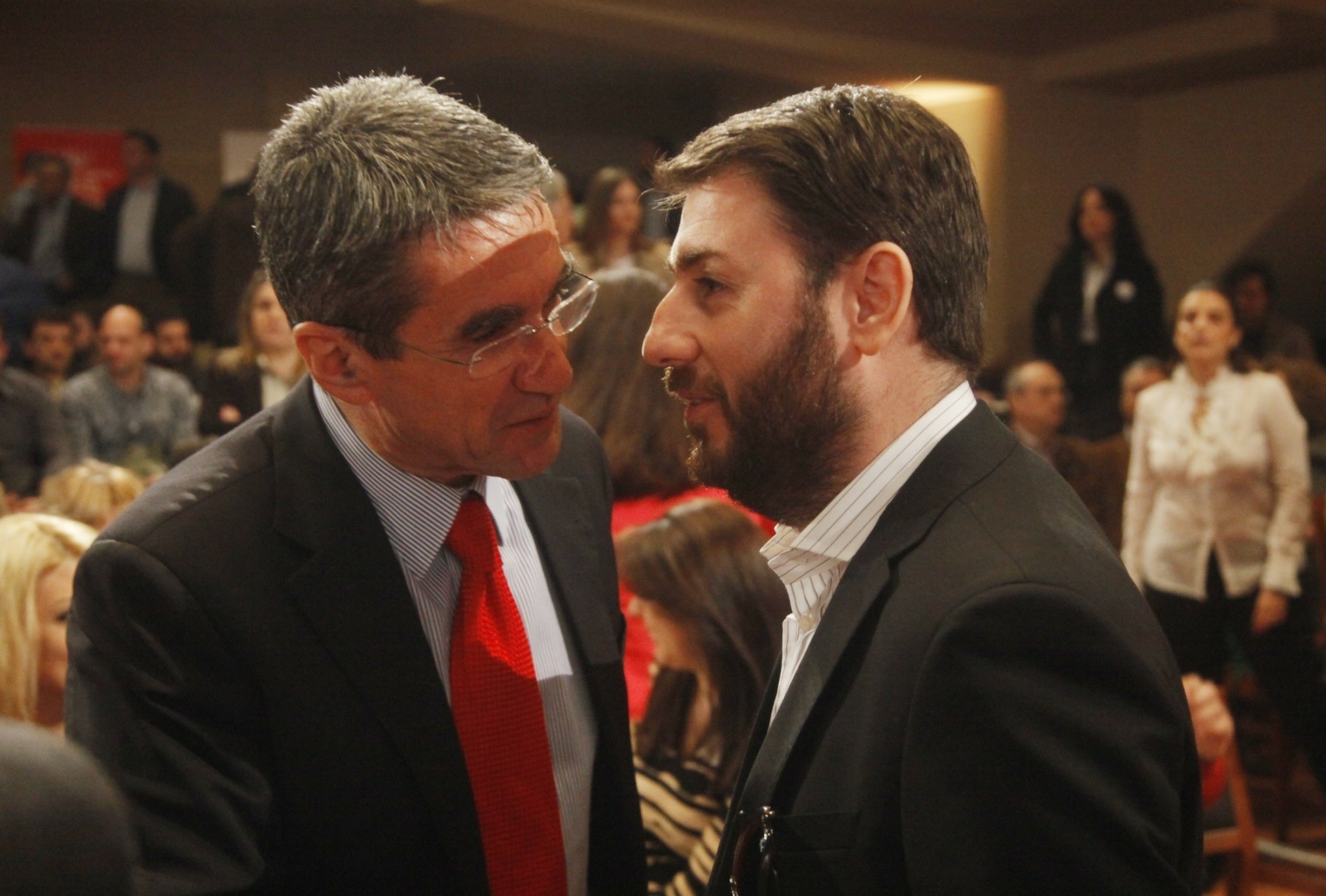 Γιατί έφυγε ο Λοβέρδος από το ΠΑΣΟΚ – Τα στάδια της ρήξης με τον Ανδρουλάκη