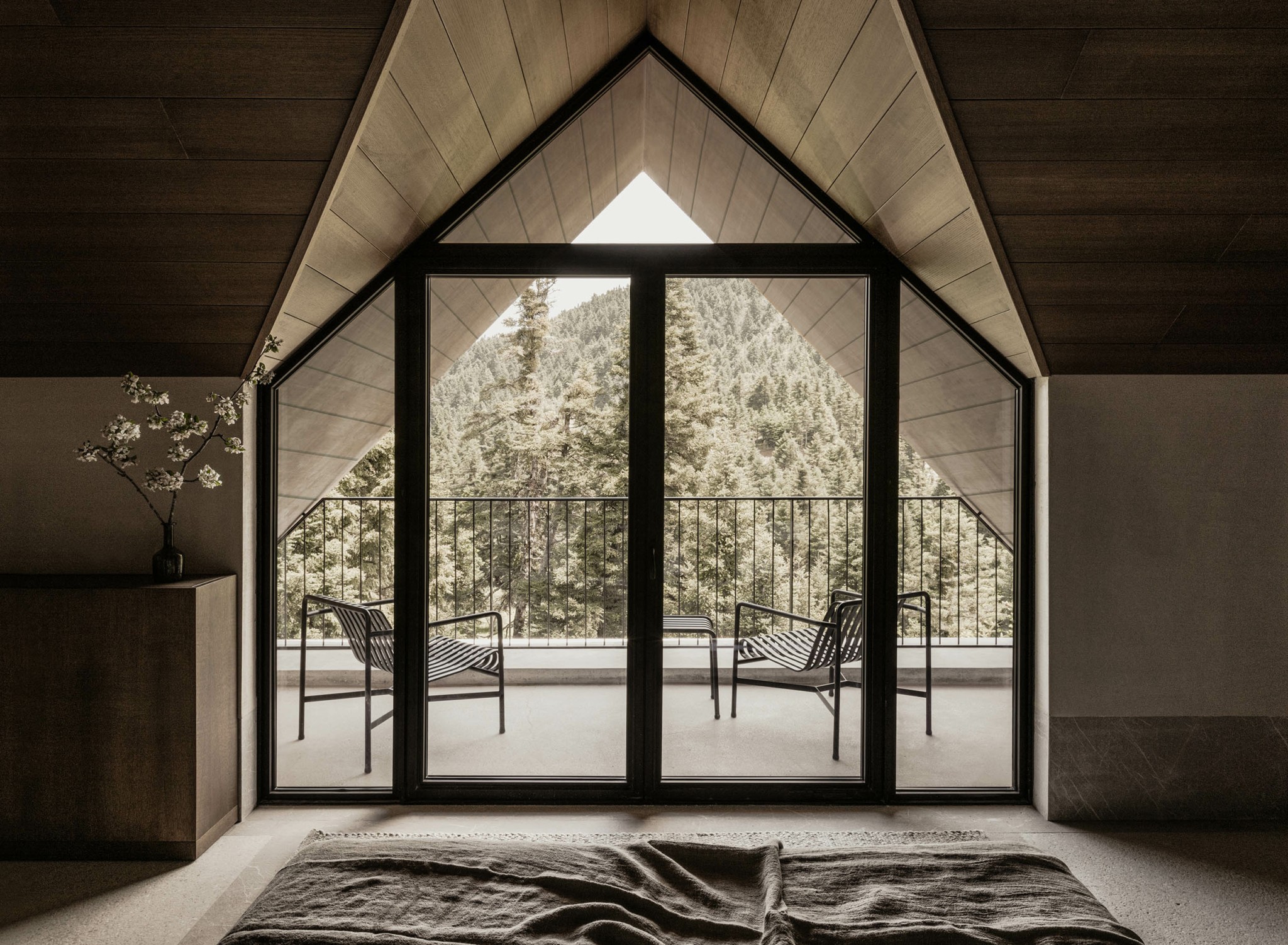 Μanna: Πώς ένα ερειπωμένο σανατόριο μεταμορφώθηκε σε ξενοδοχείο κορυφαίου design στην Αρκαδική Φύση