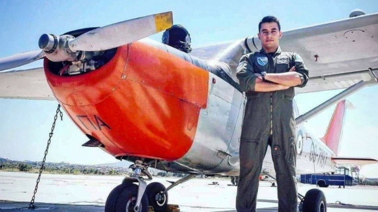 Συντριβή Canadair: Σήμερα η κηδεία του ανθυποσμηναγού Περικλή Στεφανίδη – Σε 2 μήνες το πόρισμα
