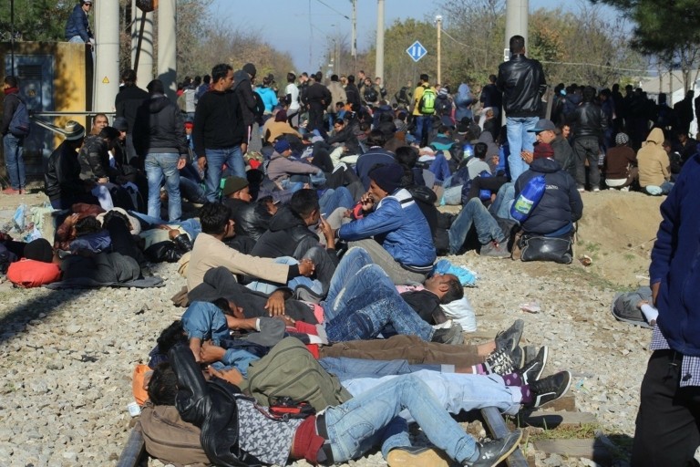 Μεταναστευτικό: Το ταξίδι για τους πρόσφυγες περνά από την κόλαση