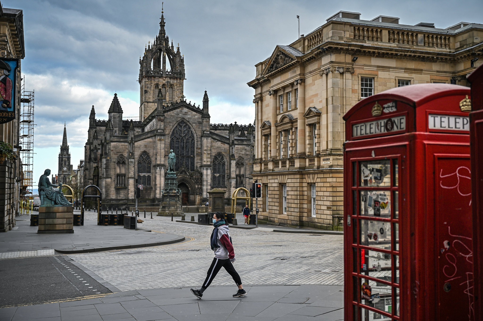 Σκωτία: Ζητά αποποινικοποίηση κατοχής ναρκωτικών ουσιών για προσωπική χρήση