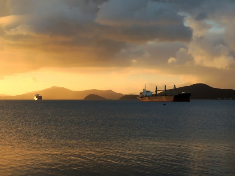 Ρωσία: Ρήγμα σε τάνκερ λόγω κακοκαιρίας – Ένας νεκρός