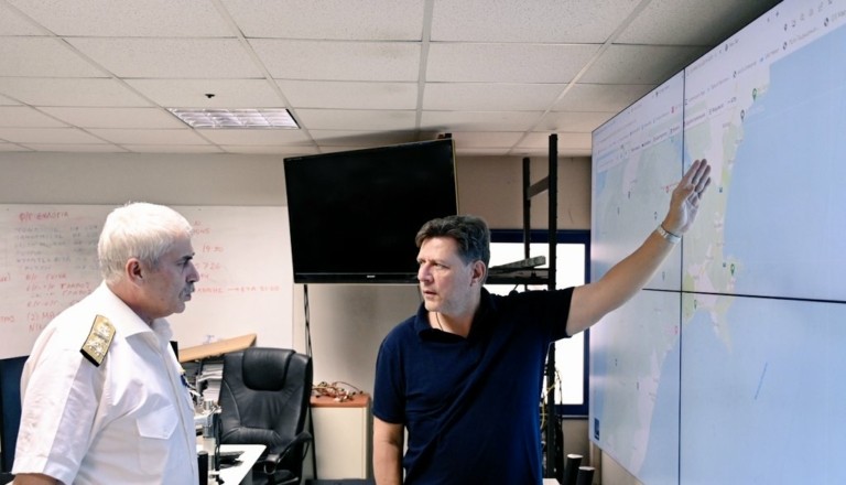 Συγχαρητήρια του υπουργού Ναυτιλίας στο Λιμενικό για την επιχείρηση εκκένωσης στη Ρόδο