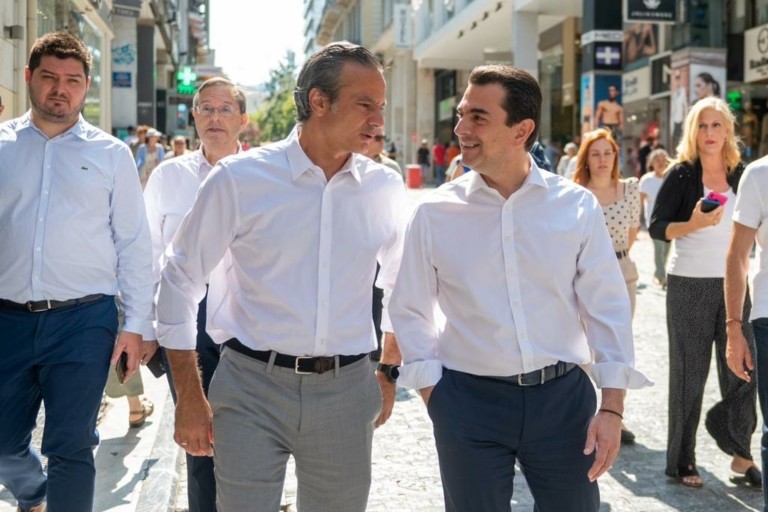 Αυτοψία Σκρέκα στην αγορά για τις εκπτώσεις: «Πολύ καλές τιμές, έντονο αγοραστικό ενδιαφέρον» (pics)