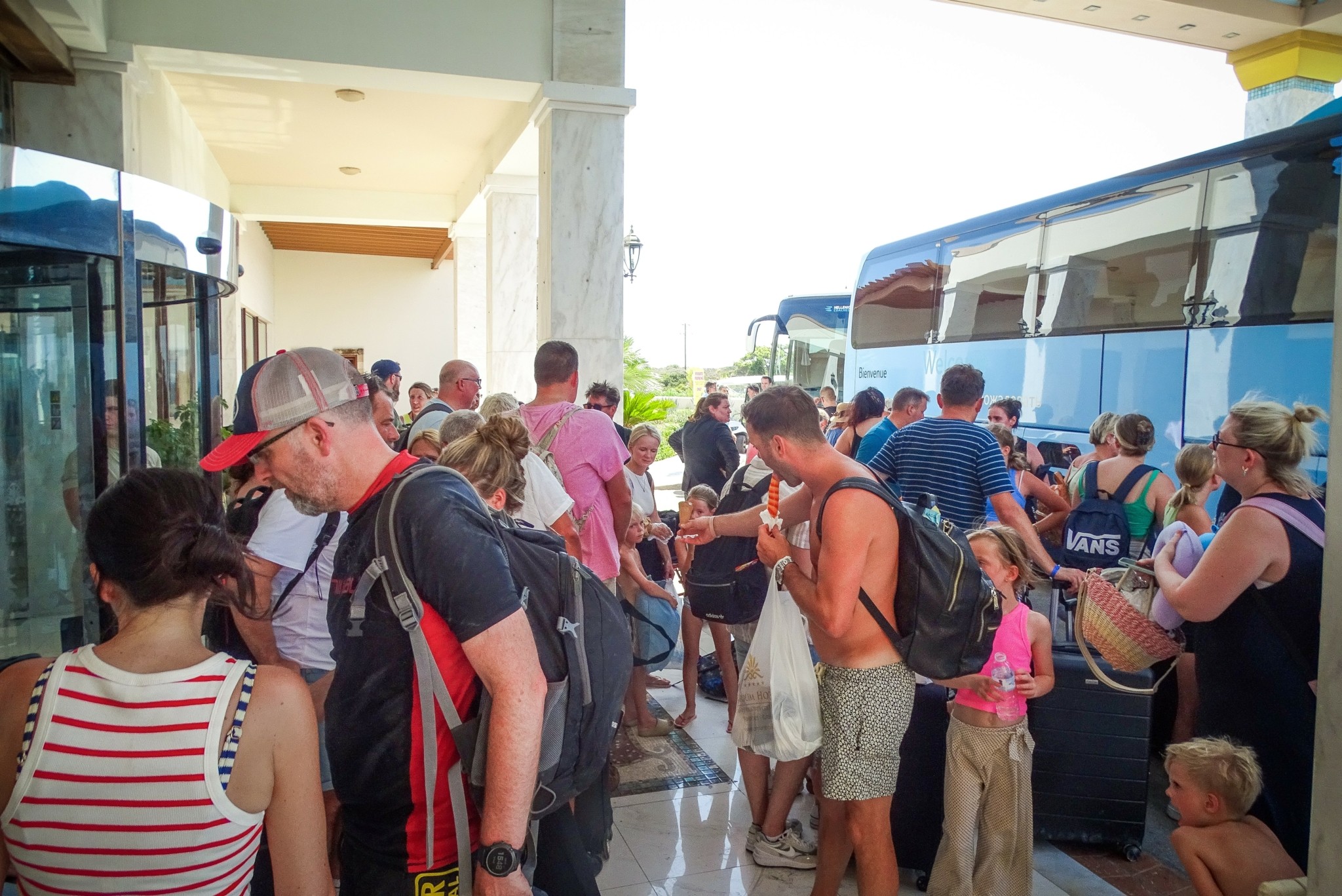 Ρόδος: Σε κατάσταση εκτάκτου ανάγκης (και) ο τουρισμός – Τα μέτρα στο αεροδρόμιο «Διαγόρας» (upd)