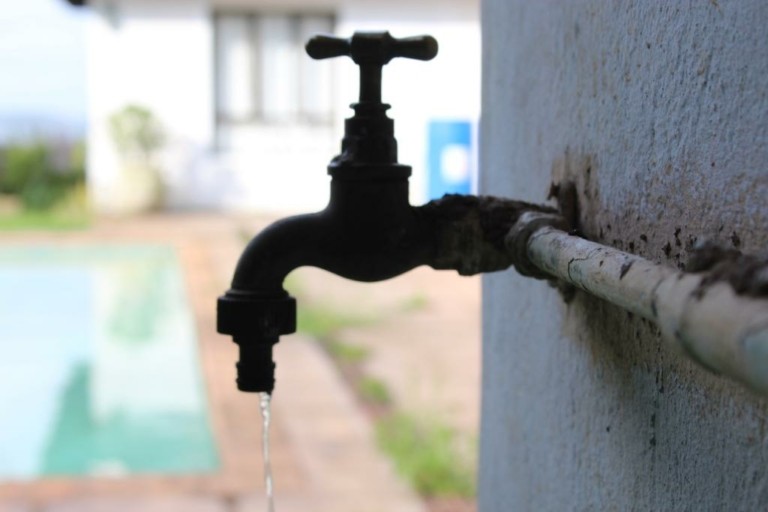 Ισπανία: Ζώντας με «δελτία» στο νερό – Εκατομμύρια πολίτες υπό περιορισμό κατανάλωσης (pic)