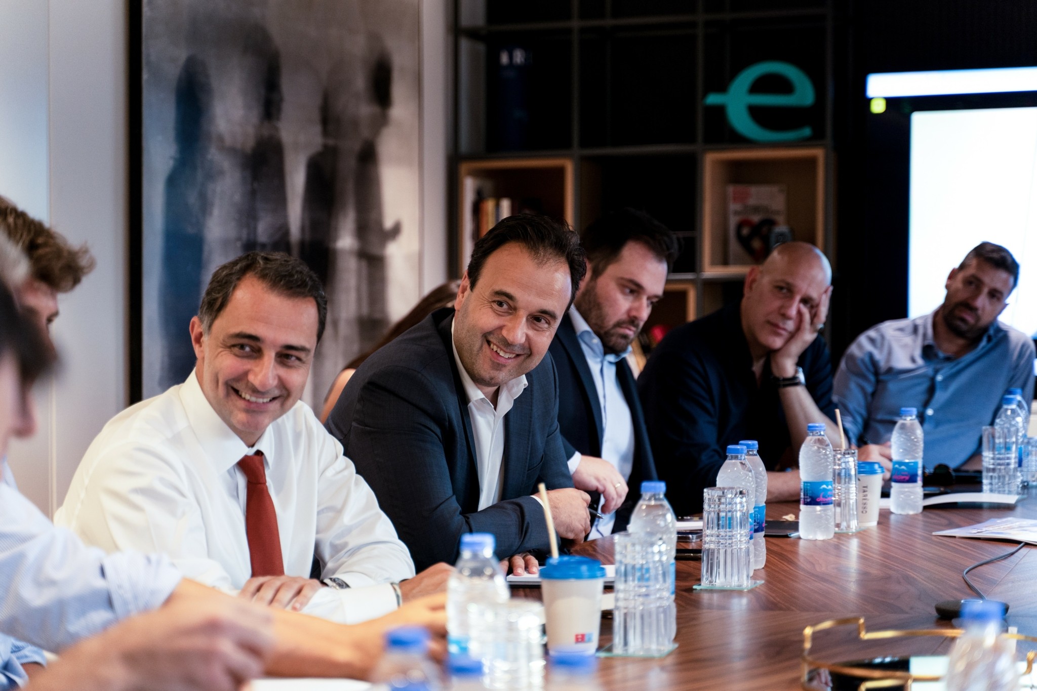 Συνάντηση Παπαστεργίου και Σενετάκη με τους κορυφαίους Έλληνες επιχειρηματίες τεχνολογίας της Endeavor