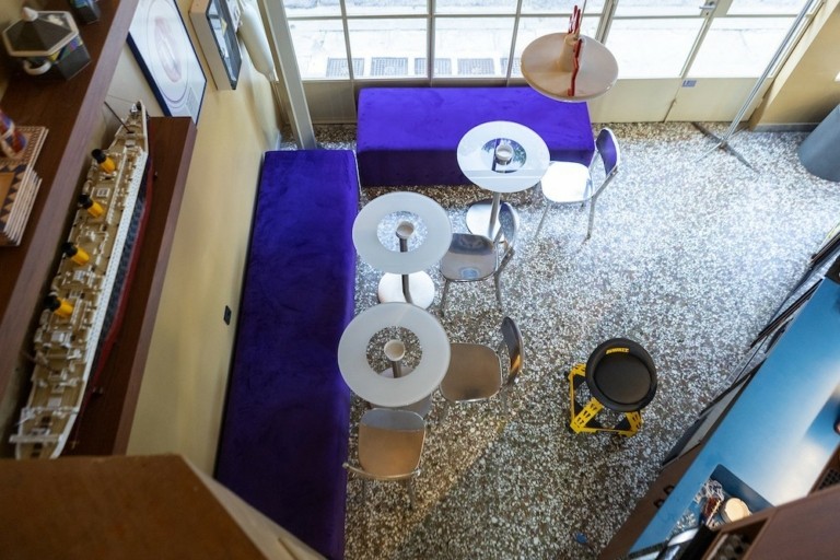 Titanas – Το σύγχρονο καφενείο των 11 τετραγωνικών είναι μνημείο cult αισθητικής